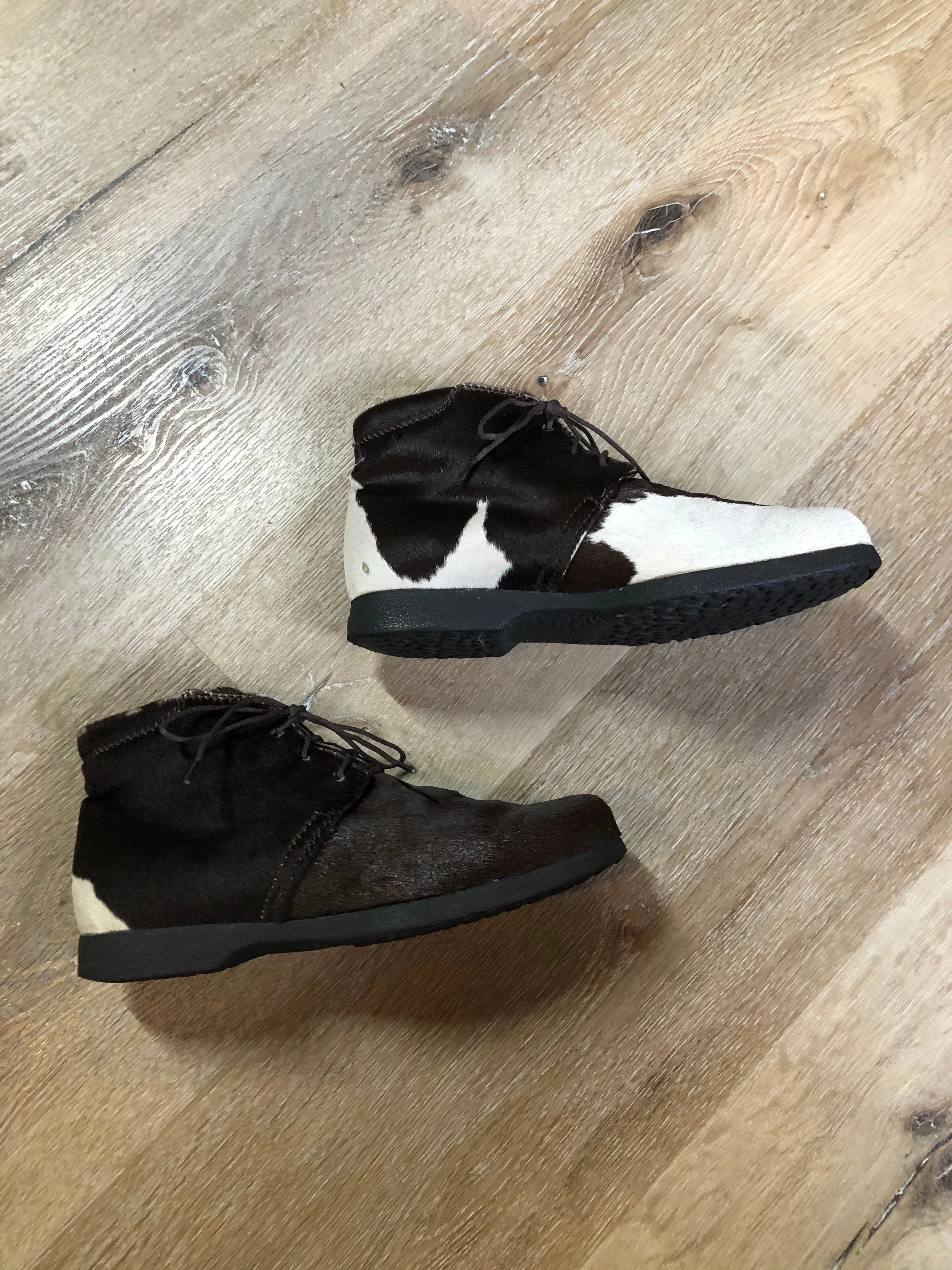 Barrington Vintage JP Tod’s Cowhide Chukka Boots, Made in Italy, US 7.5 Womens/ EUR 38 BARRINGTON