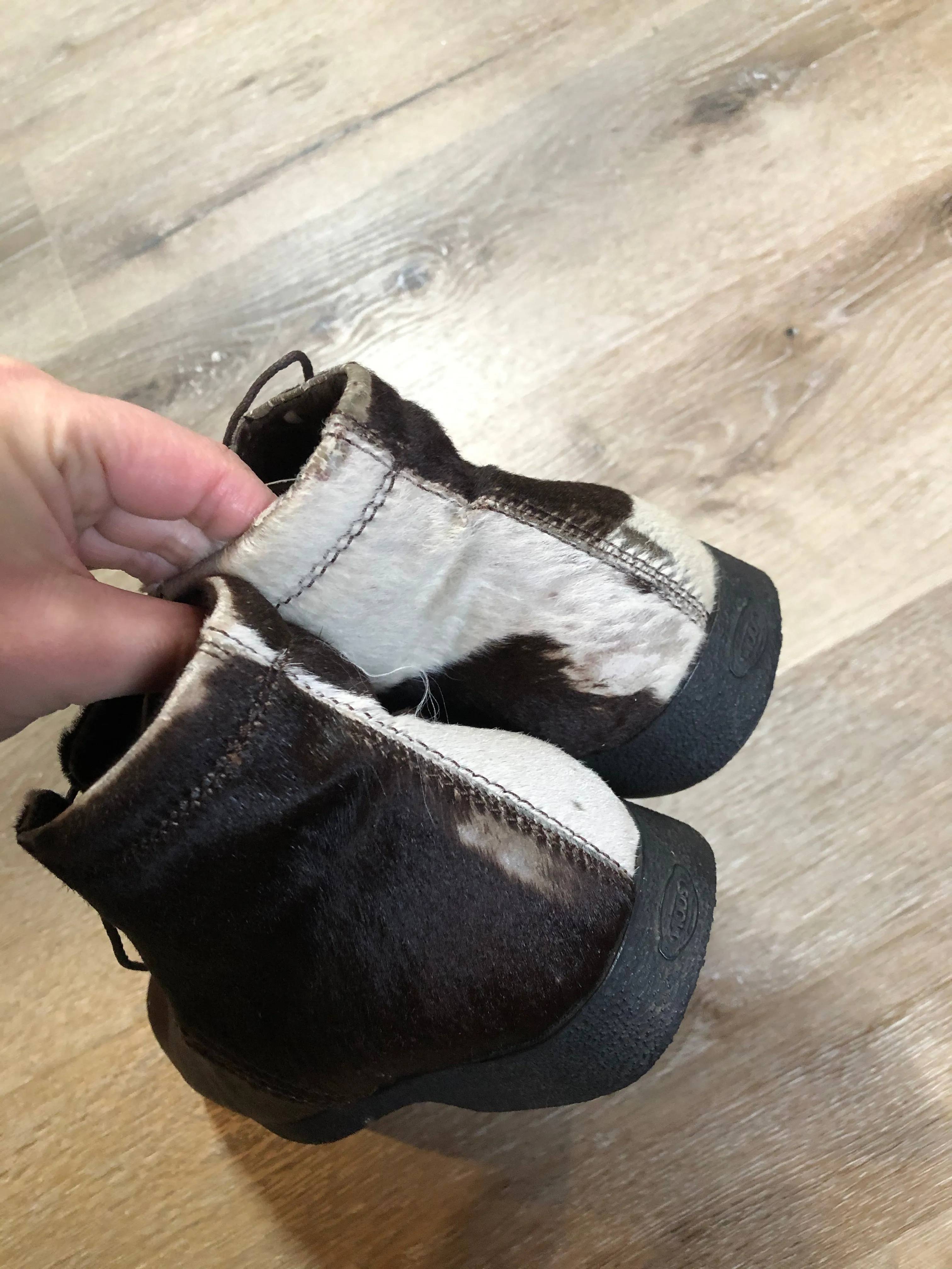 Barrington Vintage JP Tod’s Cowhide Chukka Boots, Made in Italy, US 7.5 Womens/ EUR 38 BARRINGTON