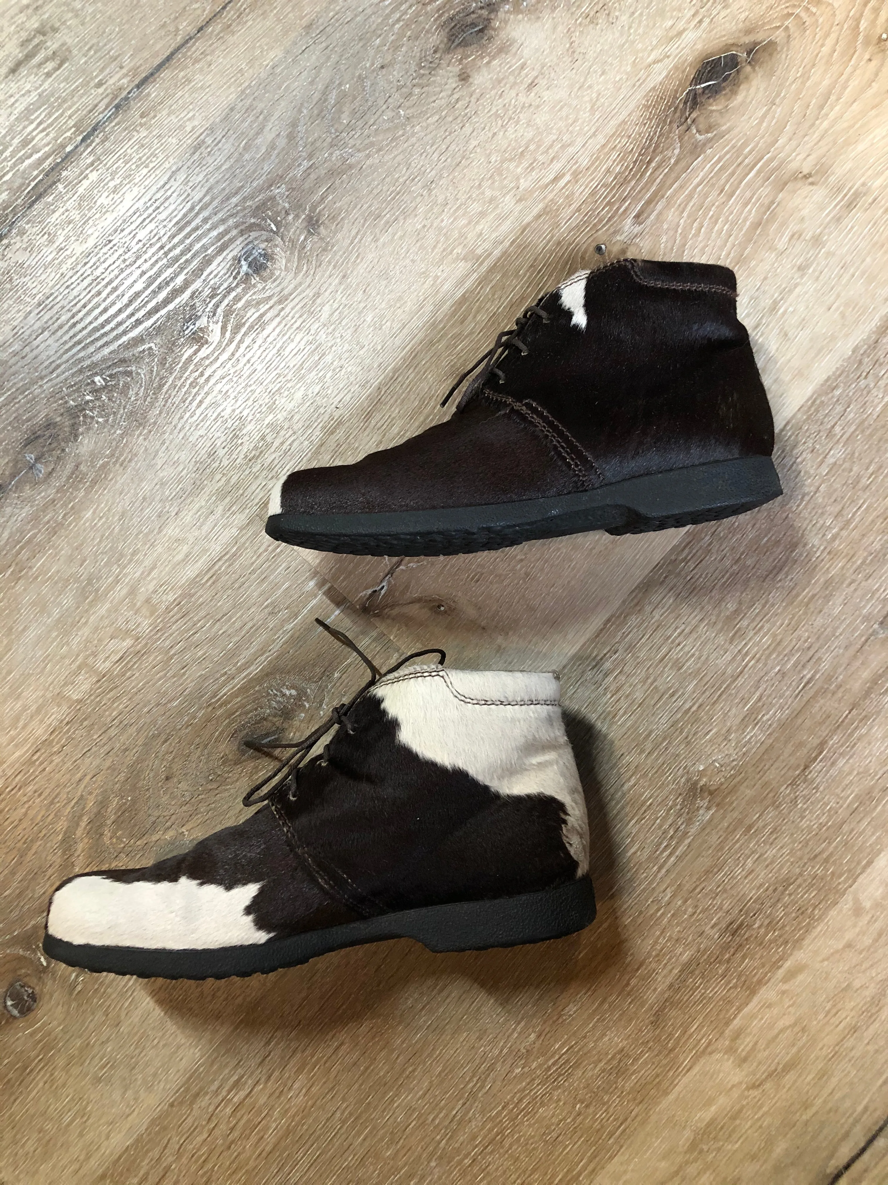 Barrington Vintage JP Tod’s Cowhide Chukka Boots, Made in Italy, US 7.5 Womens/ EUR 38 BARRINGTON