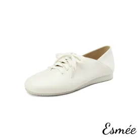 Leather Oxford Shoes with Round Toe Design