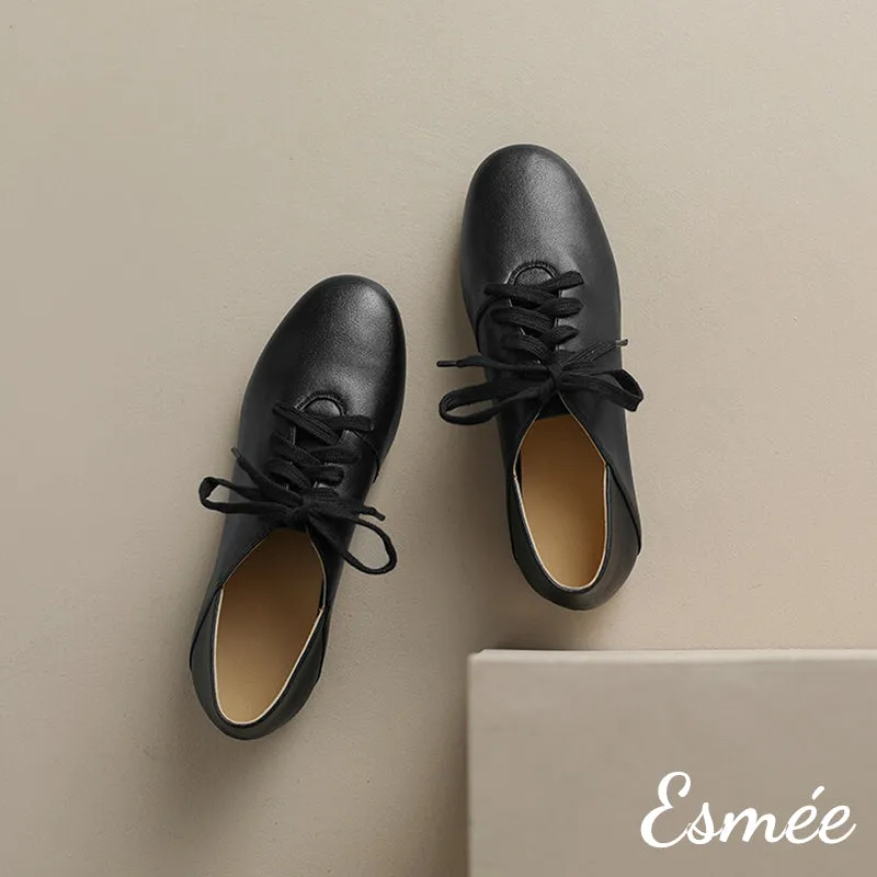 Leather Oxford Shoes with Round Toe Design