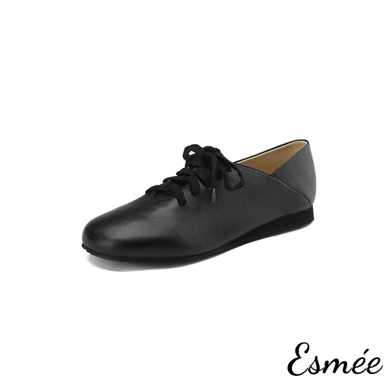 Leather Oxford Shoes with Round Toe Design