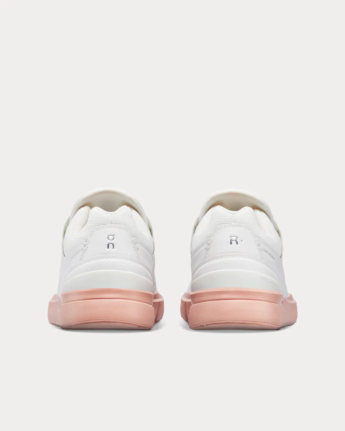 The Rodger Advantage White / Woodrose Low Top Sneakers