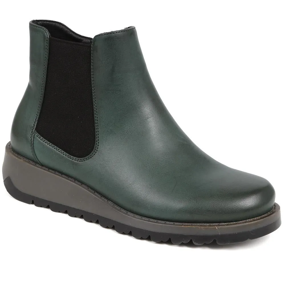 Wedge-Heeled Chelsea Boots - WK40015 / 326 128